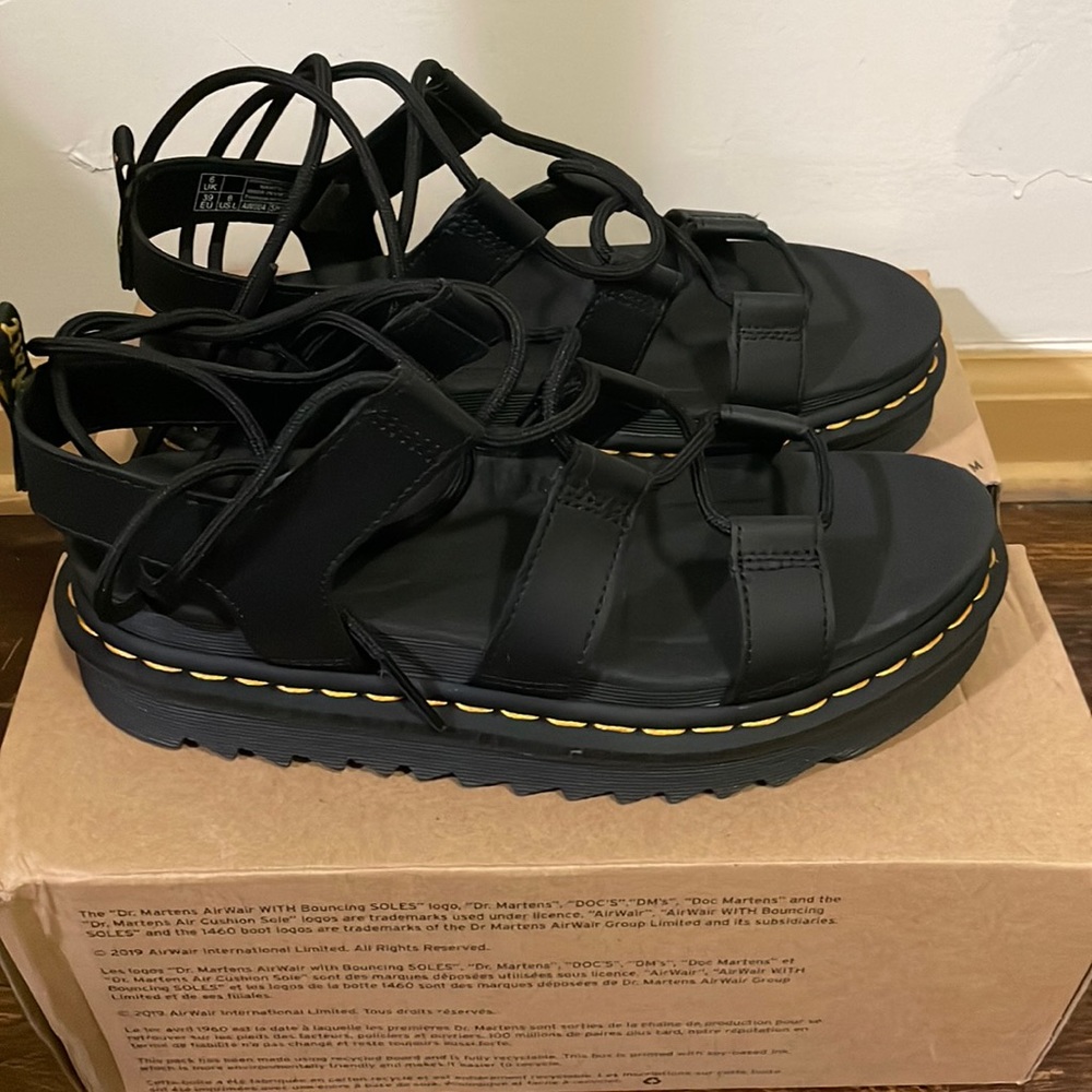 Dr. Martens Nartilla sandals